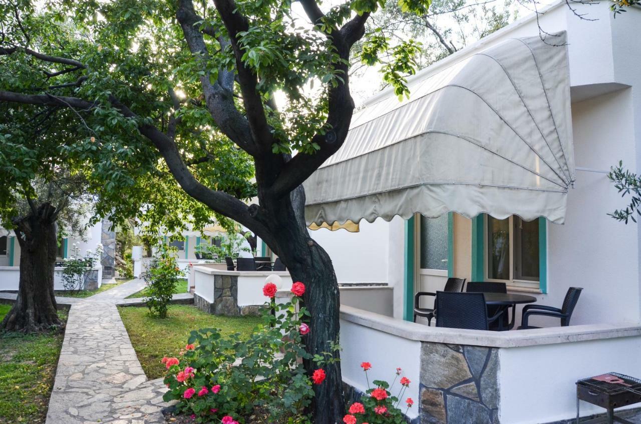 Ergul Motel Küçükkuyu Exterior photo